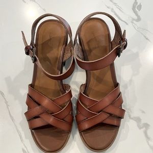 Universal Thread Sandals